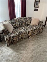 Super Clean Craftmaster Floral Couch with pillows