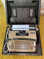 Vintage Smith-Corona Coronamatic Type Writer