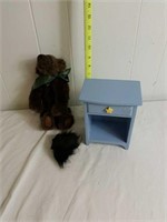 BOYD'S BEAR & SMALL TOY NIGHT STAND