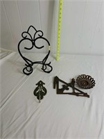 LAMP HOLDER & METAL TABLE TOP PICTURE EASEL