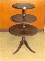 Vintage round 3-tiered table w/claw feet;