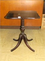 Vintage small mahogany table; measures approx. 22