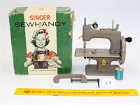 Vintage Singer Sewhandy child's sewing machine;