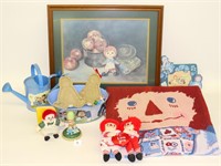 Group lot of Raggedy Ann & Andy items including a