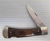 Camillus USA 885 single 2.75" blade pocket knife.