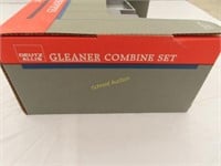 Gleaner 1/16 scale, R60 new in box, rare, red