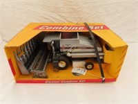 Gleaner R-62 comine set, 1/24 scale, 1994 Limited