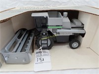 Gleaner L3 combine with bean head, 1/16 scale