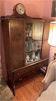 Antique 1930s China cabinet with one glass door