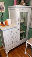 Antique wardrobe dresser, with four drawers on