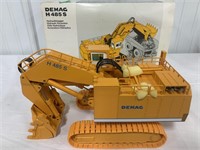 DEMAG H 485 S Excavator