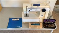 Viking Husqvarna 150 E sewing machine, sewing