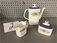 ROYAL DOULTON TEA SET