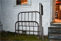 Full Size Iron Bed w/Rails