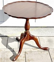 SOLID MAHOGANY CHIPPENDALE STYLE PIE CRUST TABLE