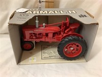 Ertl Farmall H Tractor, NIB