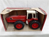 Ertl International 2+2, 3588 w/ White Cab, NIB