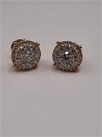 PAIR OF 18K YELLOW GOLD AND DIAMOND STUD EARRINGS