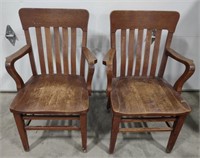 (AN) Set of vintage 2 wooden arm chairs