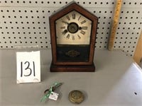 8 DAY MANTEL CLOCK WITH KEY