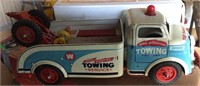 Wyandotte Toy Tow Truck Tin