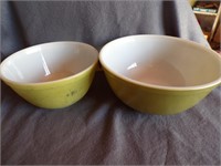 2 GREEN Pyrex mixing bowls