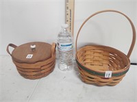 2 baskets no protectors or liners but one lid