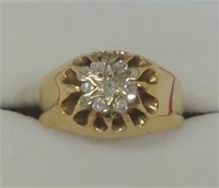 (WW) 10K Yellow Gold Diamond Cluster Ring, size 8