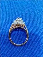 Cluster ring 18kHGE size Approx 8.5  - 9
