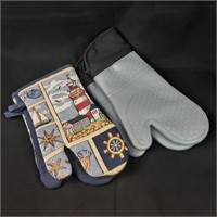 Two Pairs Quality Oven Mitts