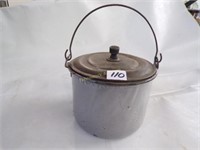 Agate berry bucket & lid 4" Tall x 5-1/2" diam
