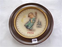 1971 Hummel plate with wooden frame
