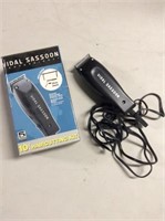 Vidal Sassoon professional clippers has box but