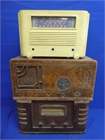 LOT OF 3 VINTAGE WOODEN RADIO CABINETS