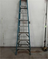 8' Werner Fiberglass Ladder rated 250lbs