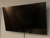 TCL 32" flat screen TV w/remote