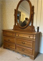 6' Dresser with Oval Mirror
