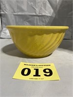 Watt 9” Yellow Glaze Mixing Bowl