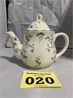 Pfaltzgraph Winterberry Tea Pot