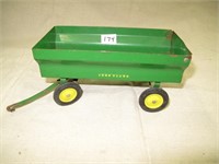 John Deere Flae Box Wagon