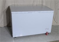 Cyclopentane 13.7  cu.ft chest freezer only used