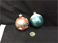 2 Glitter Glass Christmas Ornaments 1 Shiny Brite