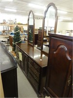 Americna Drewing dresser with 2 mirrors