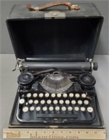 Vintage Typewriter in Hard Case
