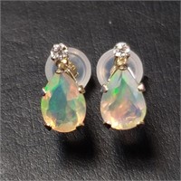 10K  Opal(1.1ct) Moissanite(0.05ct) Earrings