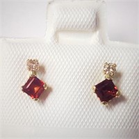 10K Garnet(0.4ct) Diamond(0.06ct) Earrings