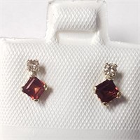 10K Garnet(0.4ct) Diamond(0.06ct) Earrings