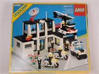 Lego Boxed 6386 Police Command Base