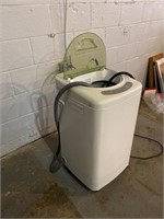 Apartment size portable washer