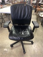 HEAVY OFFICE CHAIR AND JAPPLING CHAIR